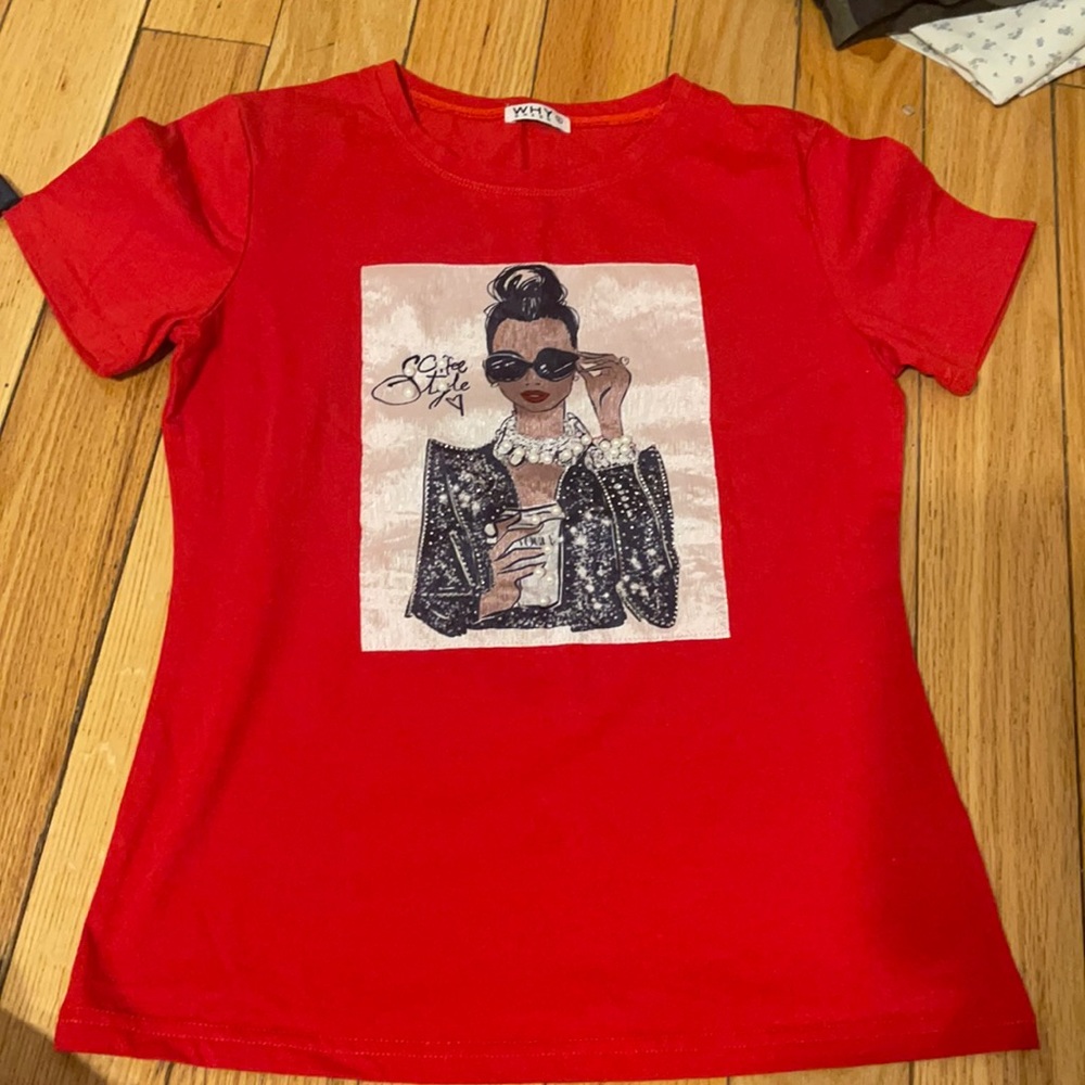 T shirt with bidding and pearls